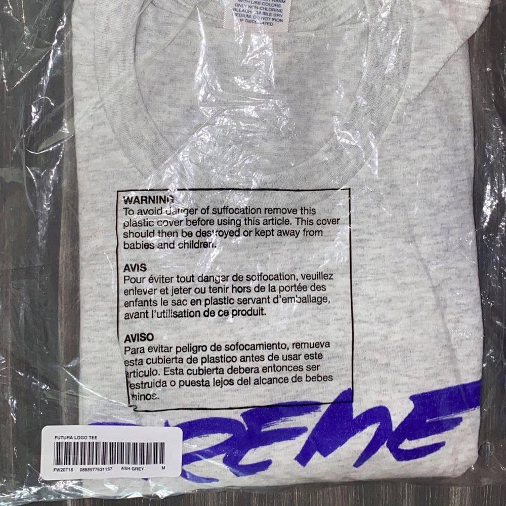 Supreme tee